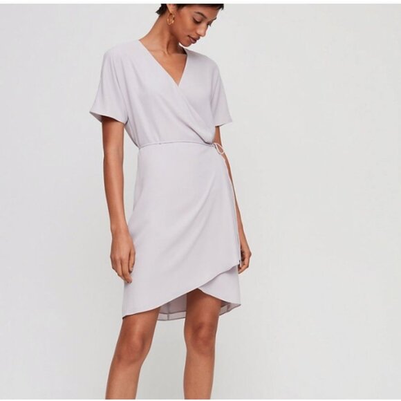 Aritzia Babaton NWT Wallace Wrap Dress in Lilac Fog Size Small - Picture 1 of 9